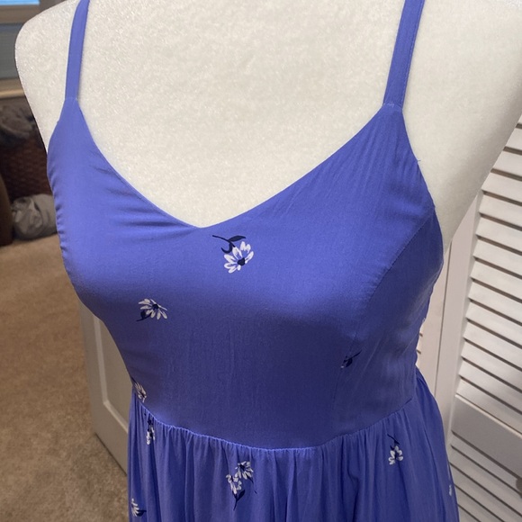 Beautiful periwinkle spaghetti strap sundress from Old Navy size small - Picture 2 of 3